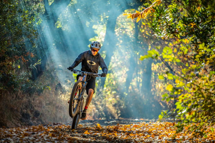 OAKLEY MTB COLLECTION - LIFESTYLE IMAGE (2)