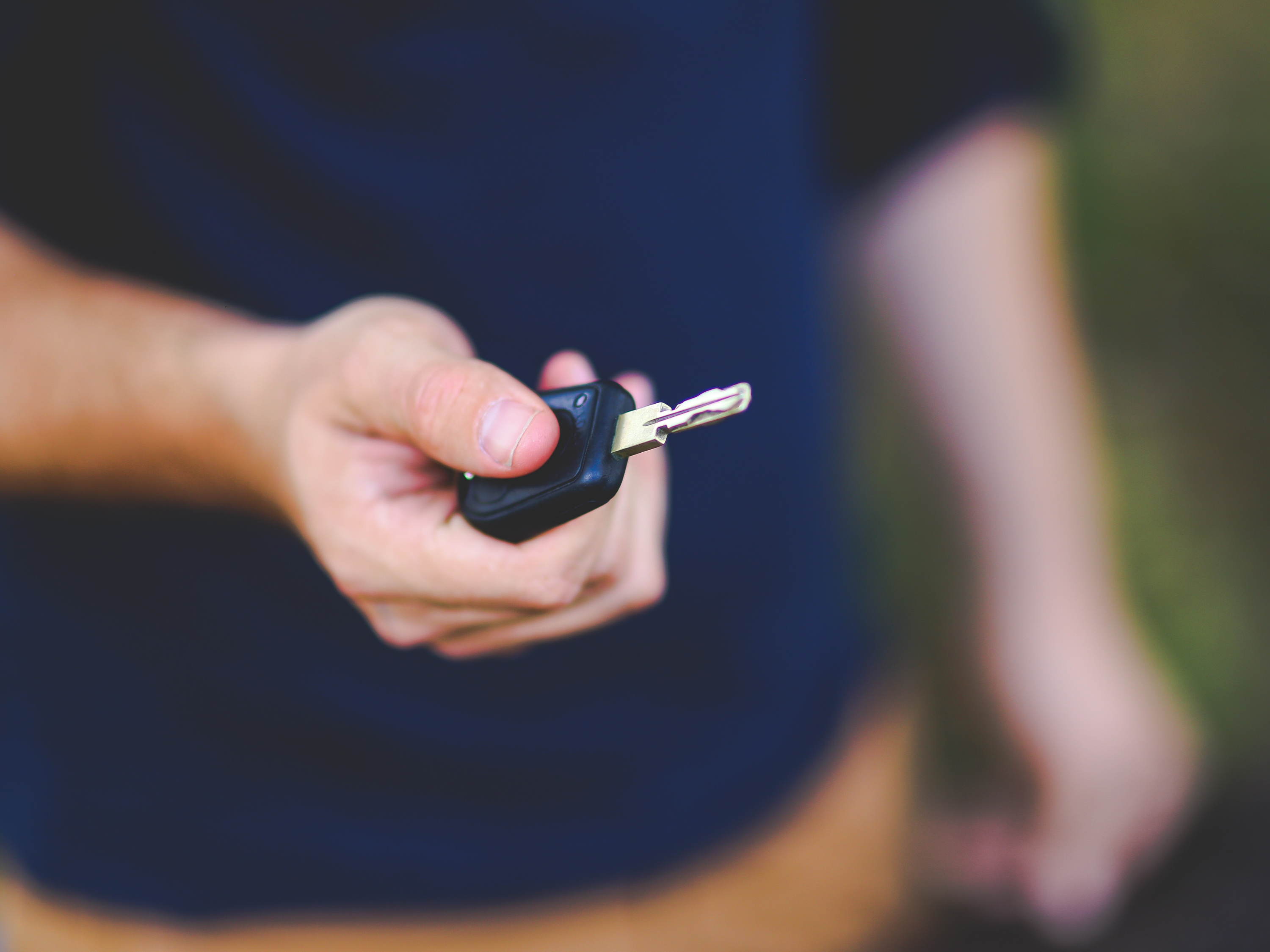 Lo que necesitas saber antes de adquirir tu primer coche