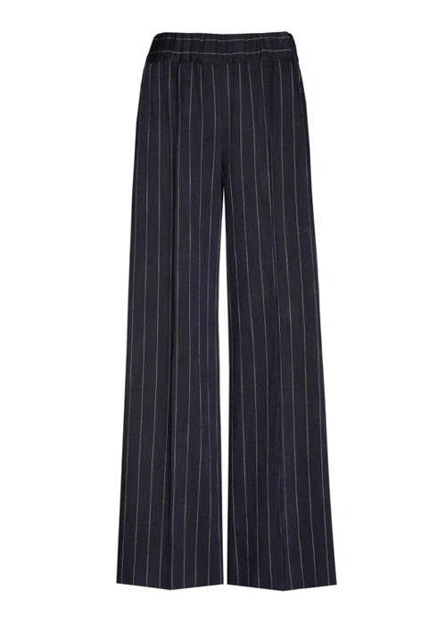 Caroline Biss at SKM_190EUR