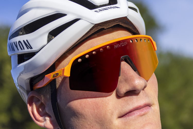 OAKLEY MATHIEU VAN DER POEL SIGNATURE SERIES COLLECTION CAMPAIGN IMAGE (2)