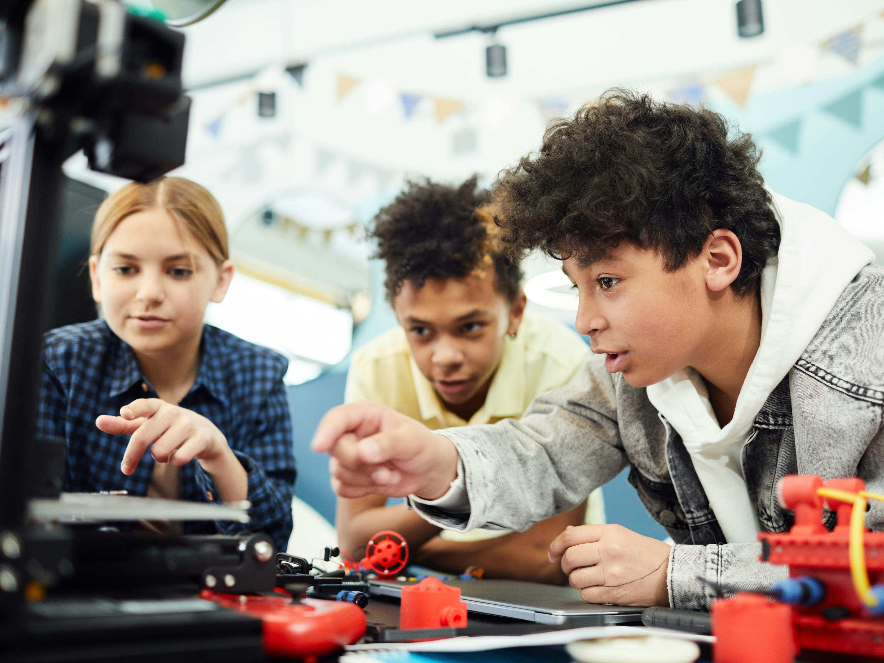 Le projet DataBuzz s'achève en beauté avec un événement de clôture : les enseignants reçoivent des outils pour enseigner la maîtrise des données en classe.