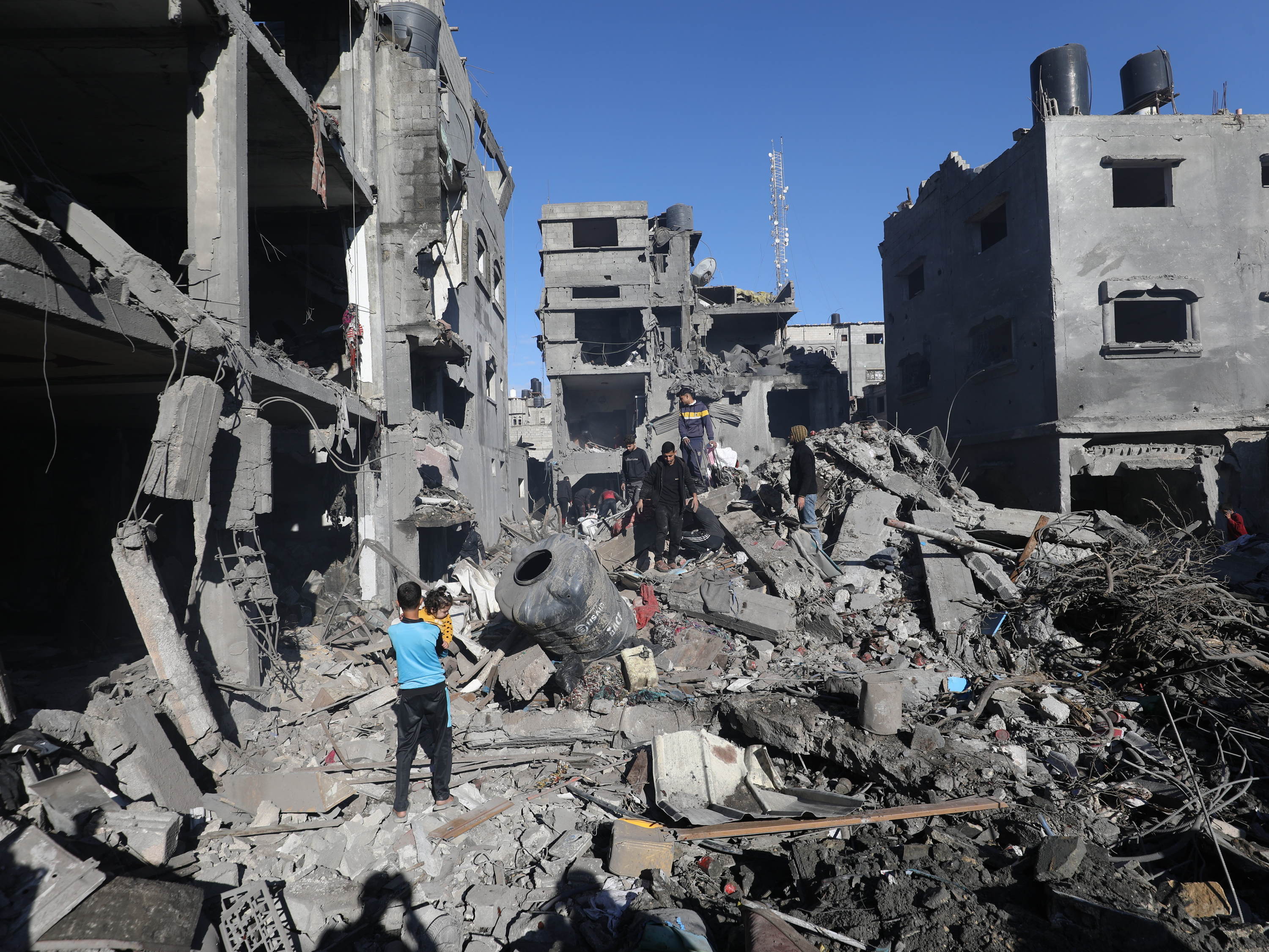 Israeli air strike on Gaza kills top Hamas official