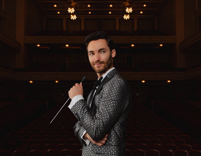 Enrico Lopez-Yañez, conductor