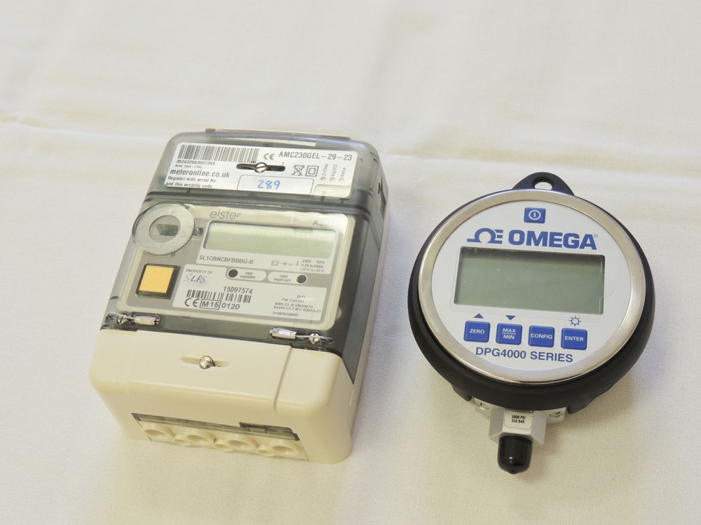 Pressure gauge and NTP Clock
