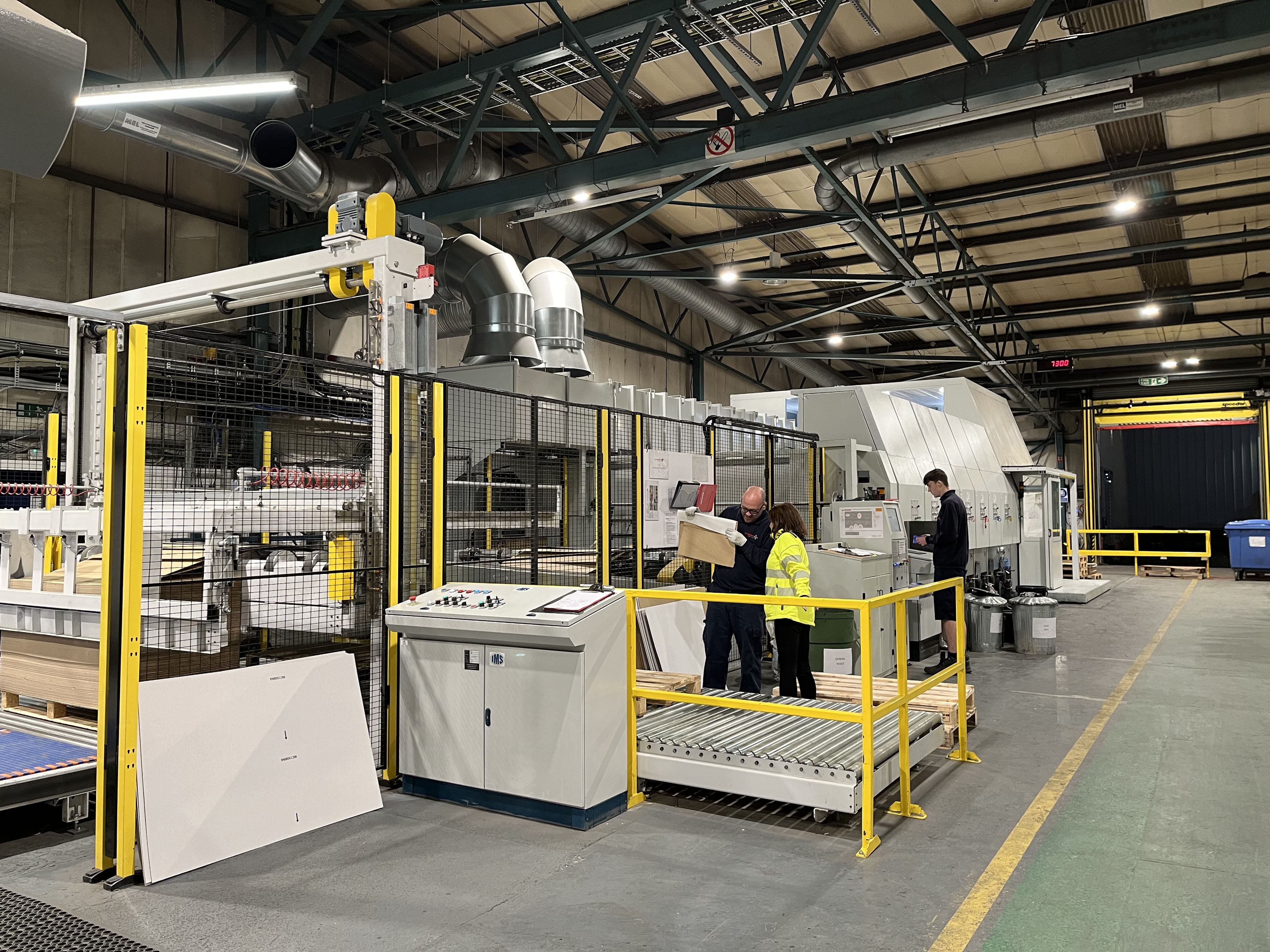Jennifer Riddell, Managing Director and team with their recent investment BOBST EXPERTFLEX NT
