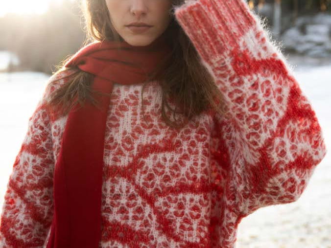 Retro Revival: Camilla Pihl Brengt Jaren ’50 Elegantie Terug Deze Herfst