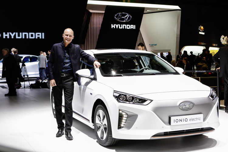 Bertrand Piccard & IONIQ Electric