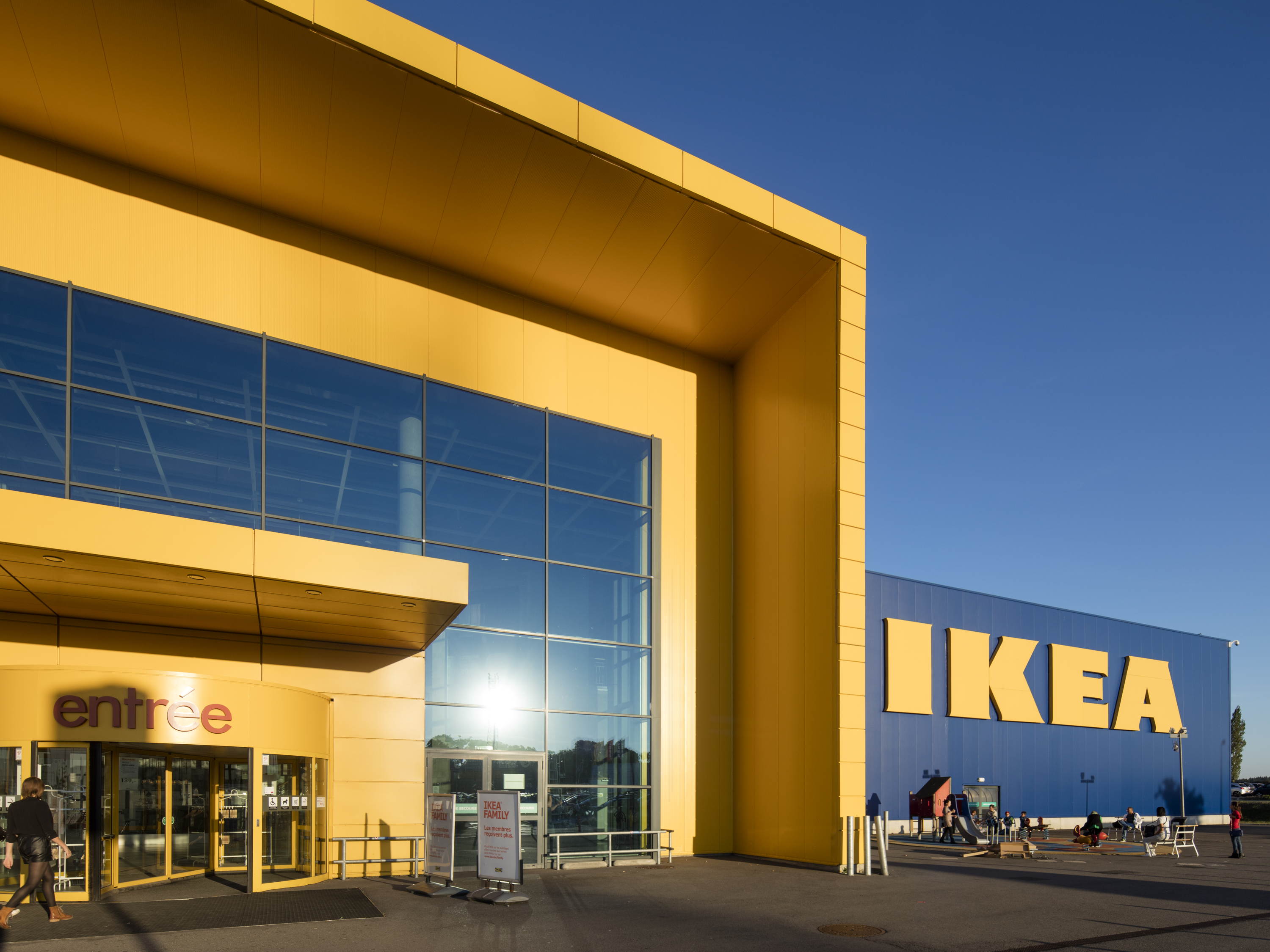IKEA Belgium celebrates 40 years of affordable shopping with strong results 