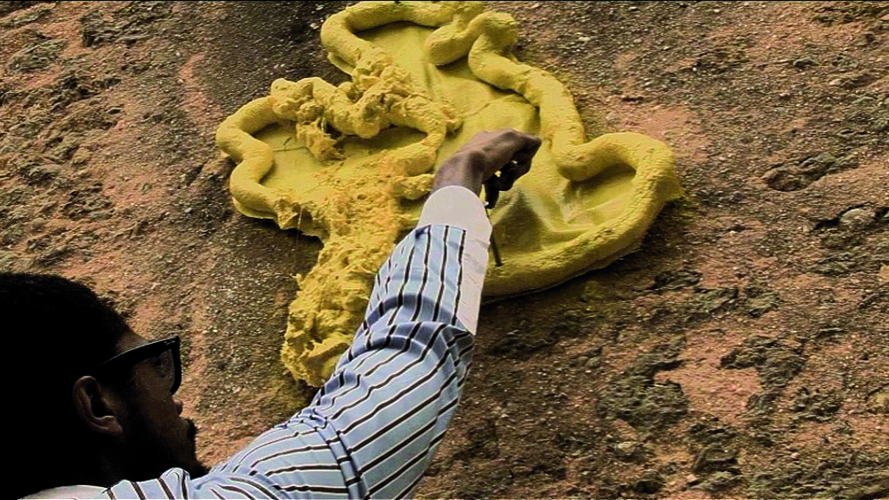 Nástio Mosquito - 3 Continents (2010) - video still