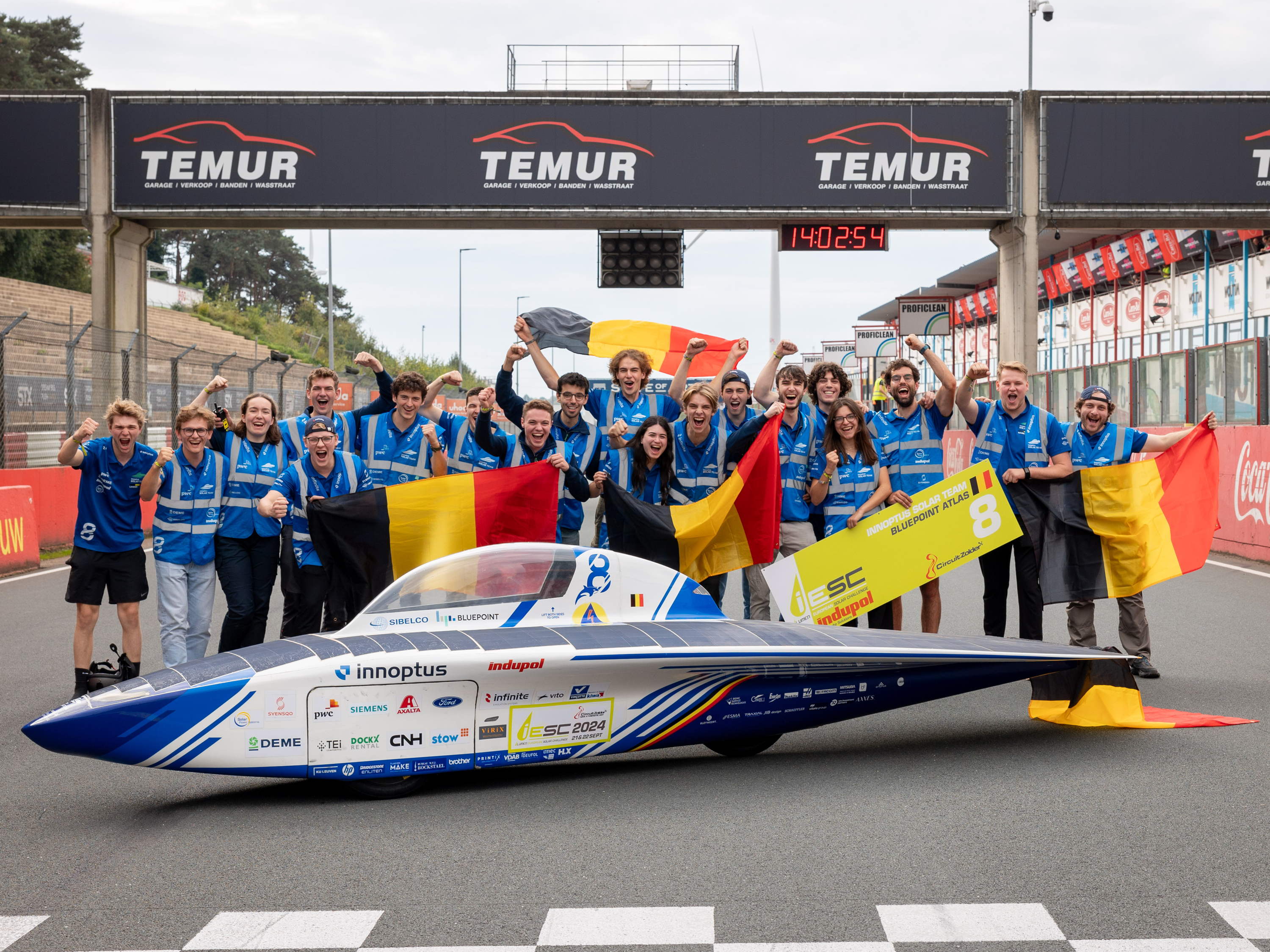 Triomfweekend voor Belgisch Solar Team - dubbele winst
