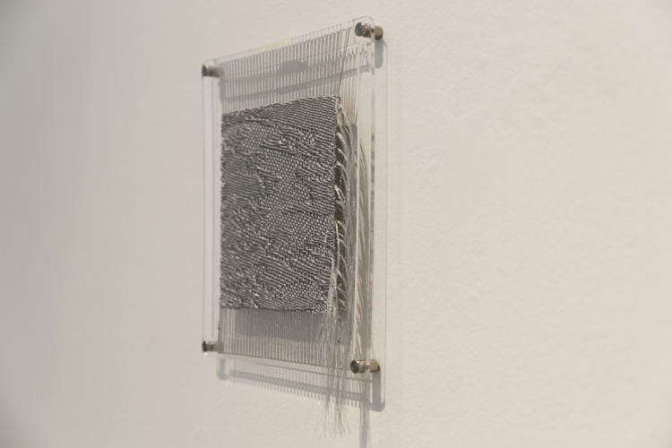 Julie Merlino, A Change in Frequency, 2024-25. Ontwikkeld met de steun van Designers in Residence Kortrijk 2024. Installatiefoto van de tentoonstelling All the Small Things, Z33, Hasselt, 2025. Foto: Selma Gurbuz. Julie Merlino, A Change in Frequency, 2024-25. Ontwikkeld met de steun van Designers in Residence Kortrijk 2024. Installatiefoto van de tentoonstelling All the Small Things, Z33, Hasselt, 2025. Foto: Selma Gurbuz.