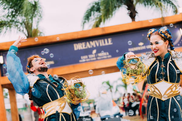 Os portões de DreamVille no Tomorrowland Brasil 2025 estão abertos
