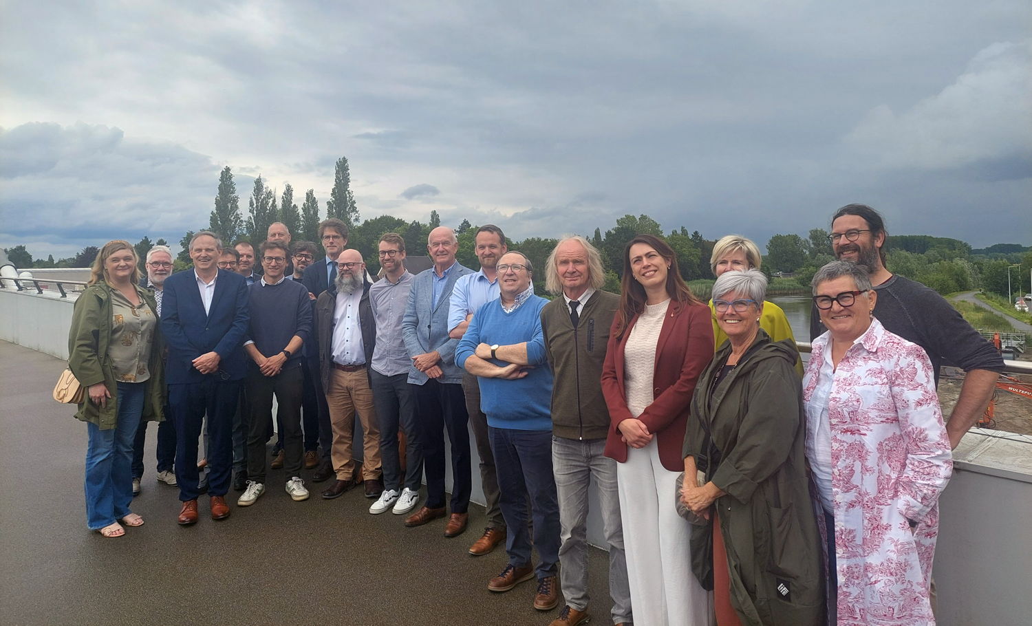 vertegenwoordigers van de Provincie Oost-Vlaanderen, Lokaal Bestuur Wetteren en de betrokken eigenaarsgroepen