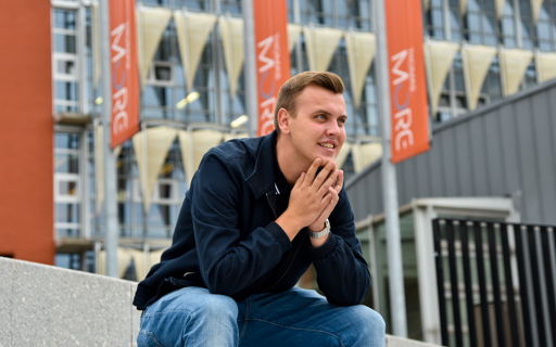 Cedric studeert af met een diploma én een job