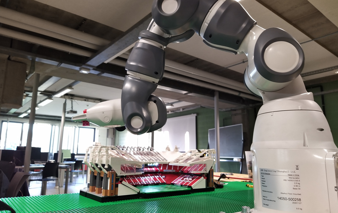 Studenten zetten robots in tijdens Lego-beurs op Campus Geel