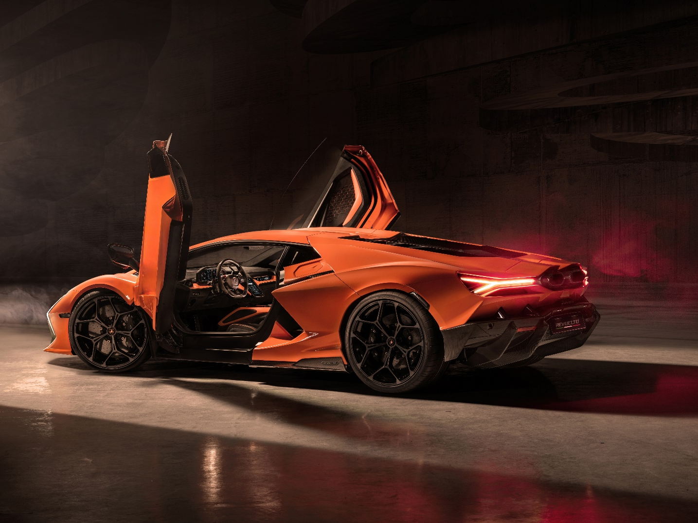 Avec ses pneus haute performance sur mesure, Bridgestone libère tout le potentiel de la nouvelle Lamborghini Revuelto