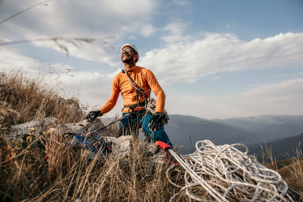 Früher war Armenien für Bergsteiger Neuland, bis sich ein internationales Team erfahrener Kletterer in die Nähe von Dilijan aufmachte, um neue Routen für Kletterfans zu entdecken. ​