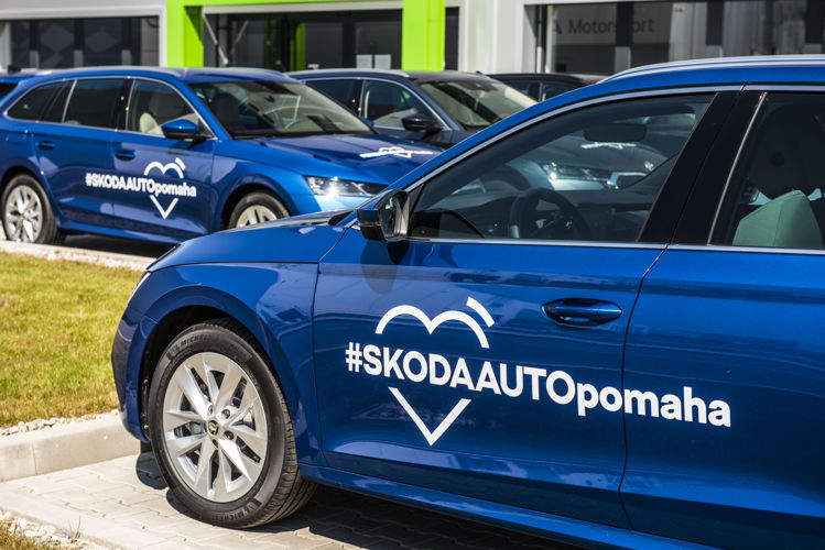 Since 17 April, social and medical aid agencies have been able to apply for one of 100 ŠKODA OCTAVIA COMBIs with a total worth of around 85 million Czech korunas. Now, the submitted applications will be assessed.