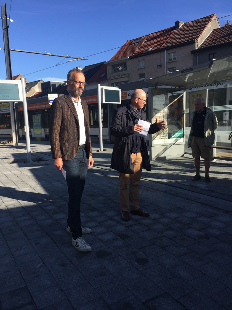vlnr: schepen Filip Watteeuw en directeur Operaties Dirk Busschaert