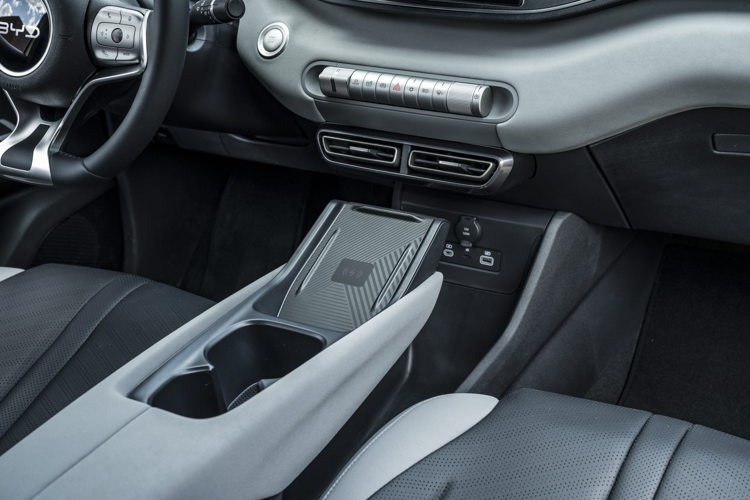 2025 BYD DOLPHIN SURF DETAIL 034