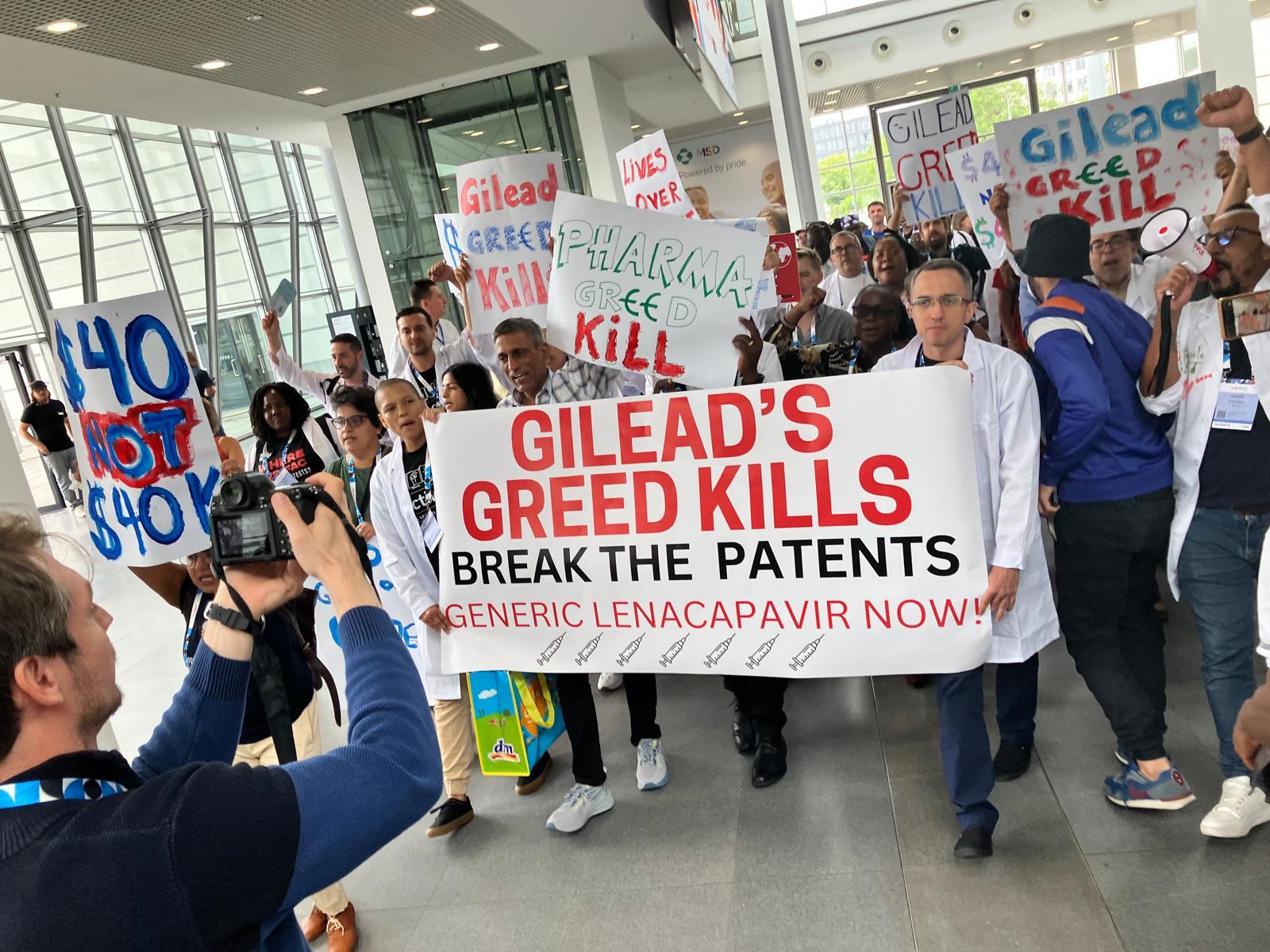 Activistas demandan la ruptura del monopolio del lenacapavir de Gilead en la Conferencia Internacional de Sida 