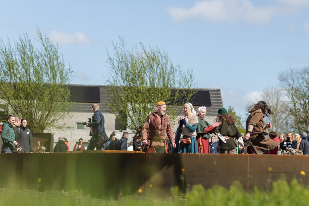 re-enactors van het Middeleeuws Collectief met hun Bourgondische dansen brengen het kasteel tot leven