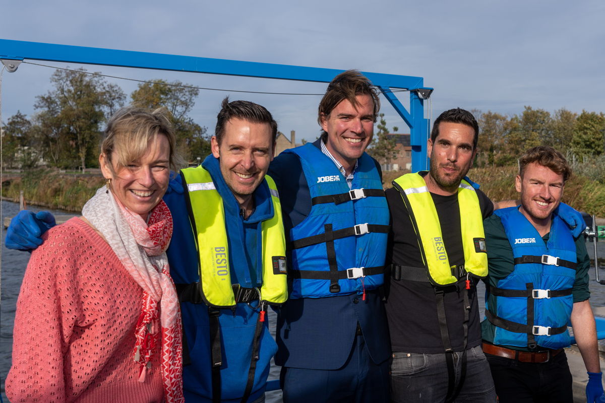 Eva Lefevre - Director Public Affairs, Communications & Sustainability Belgium-Luxembourg at Coca-Cola Europacific Partners, Thomas de Groote, CEO and founder River Cleanup, Mathias De Clerq, Mayor of Ghent, Maarten Demeester of Dokano vzw and Bram Van Braeckevelt, Alderman for Cleanliness