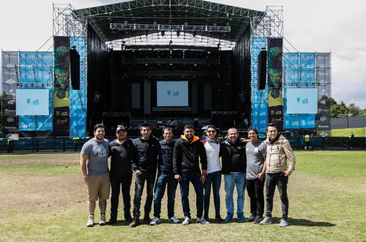 El equipo de Iluminación Jaime Dussan y P.A. Sound Colombia, propietarios del sistema ShowMatch y encargados de la producción. 