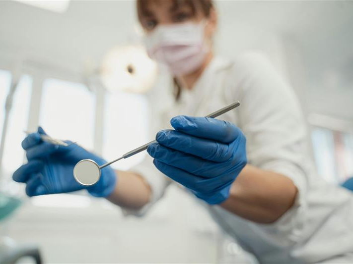 Slechts 1 oudere op 2 ging naar de tandarts in 2023 