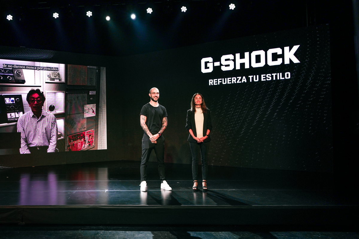 Diego Alfaro, host del evento, y Diana Cortés, Gerente de Marketing para G-SHOCK Latinoamérica.