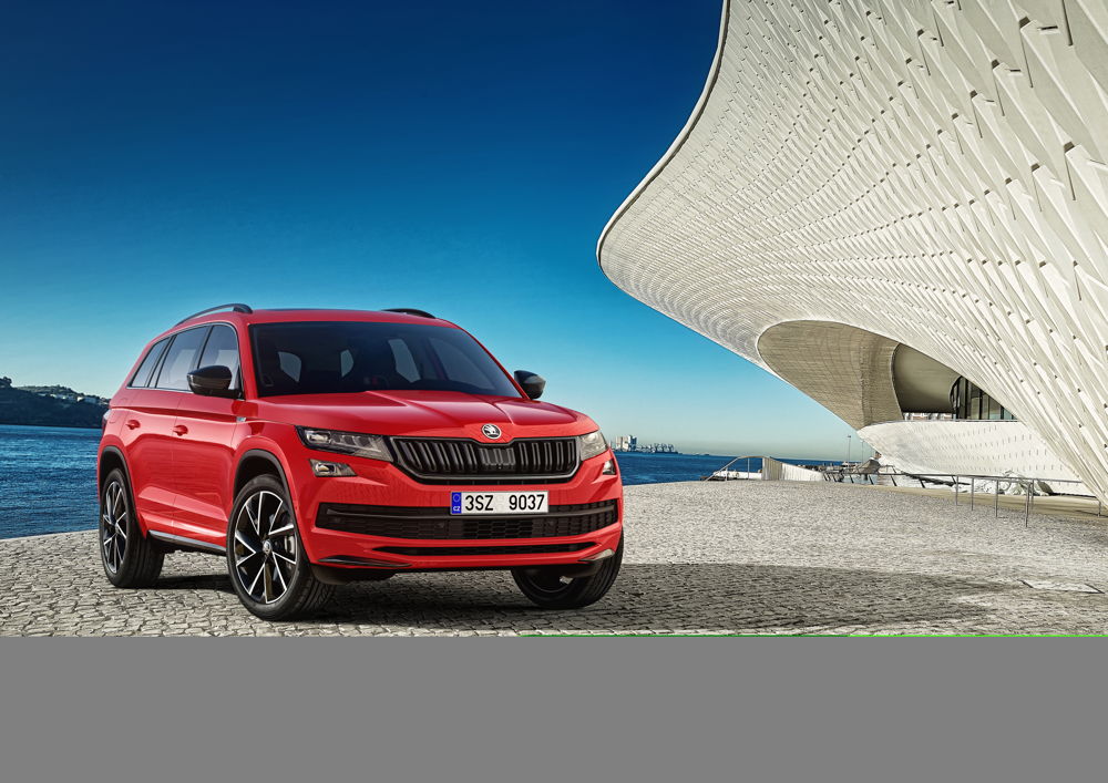 For fans of a sporty appearance, the ŠKODA KODIAQ SPORTLINE has been designed as an elegant and dynamic SUV variant. The exterior and interior are both characterised by specially designed features. There is a choice of four engine versions available for the ŠKODA KODIAQ SPORTLINE.
