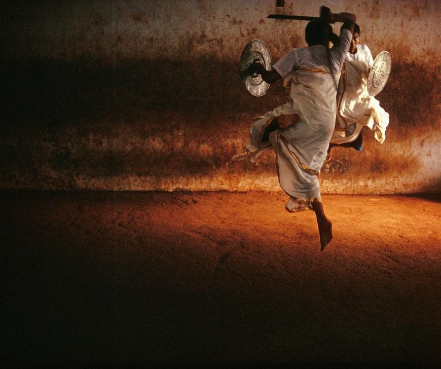 Two sisters performing Kalaripayattu, India, 1994. AKG1032023