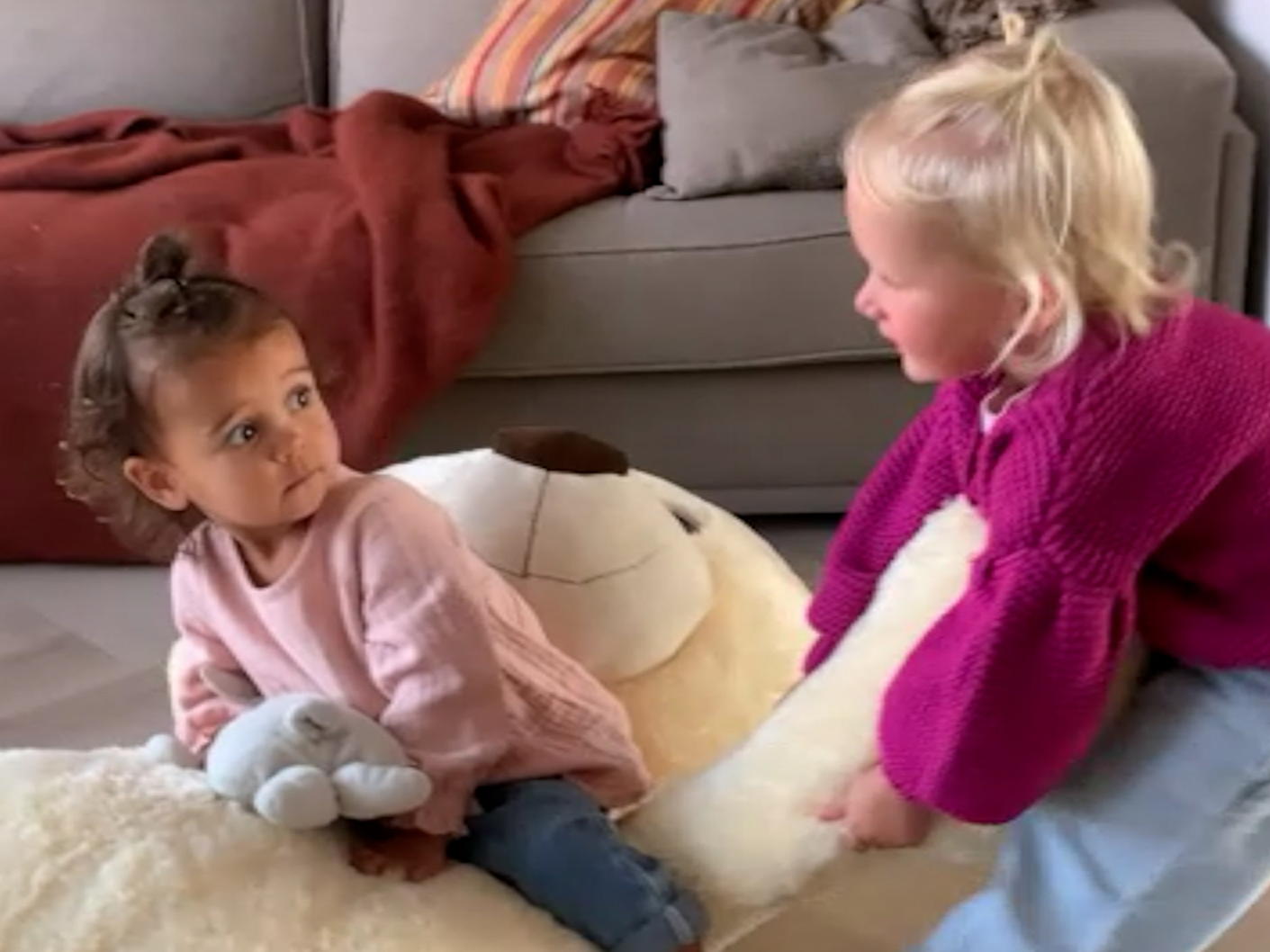 This holiday season Marktplaats urges parents to give what children want most: someone else’s toys.