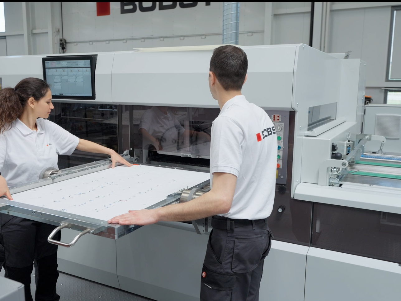 技術で未来を拓く：BOBST、Autoplaten® の革新85周年を祝う