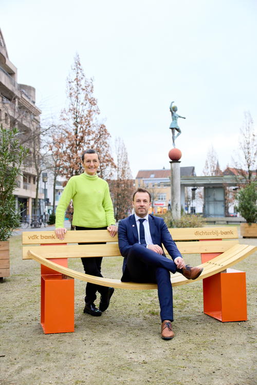 Leen Van den Neste, CEO van vdk bank en Steven Wauters, commercieel directeur van vdk bank