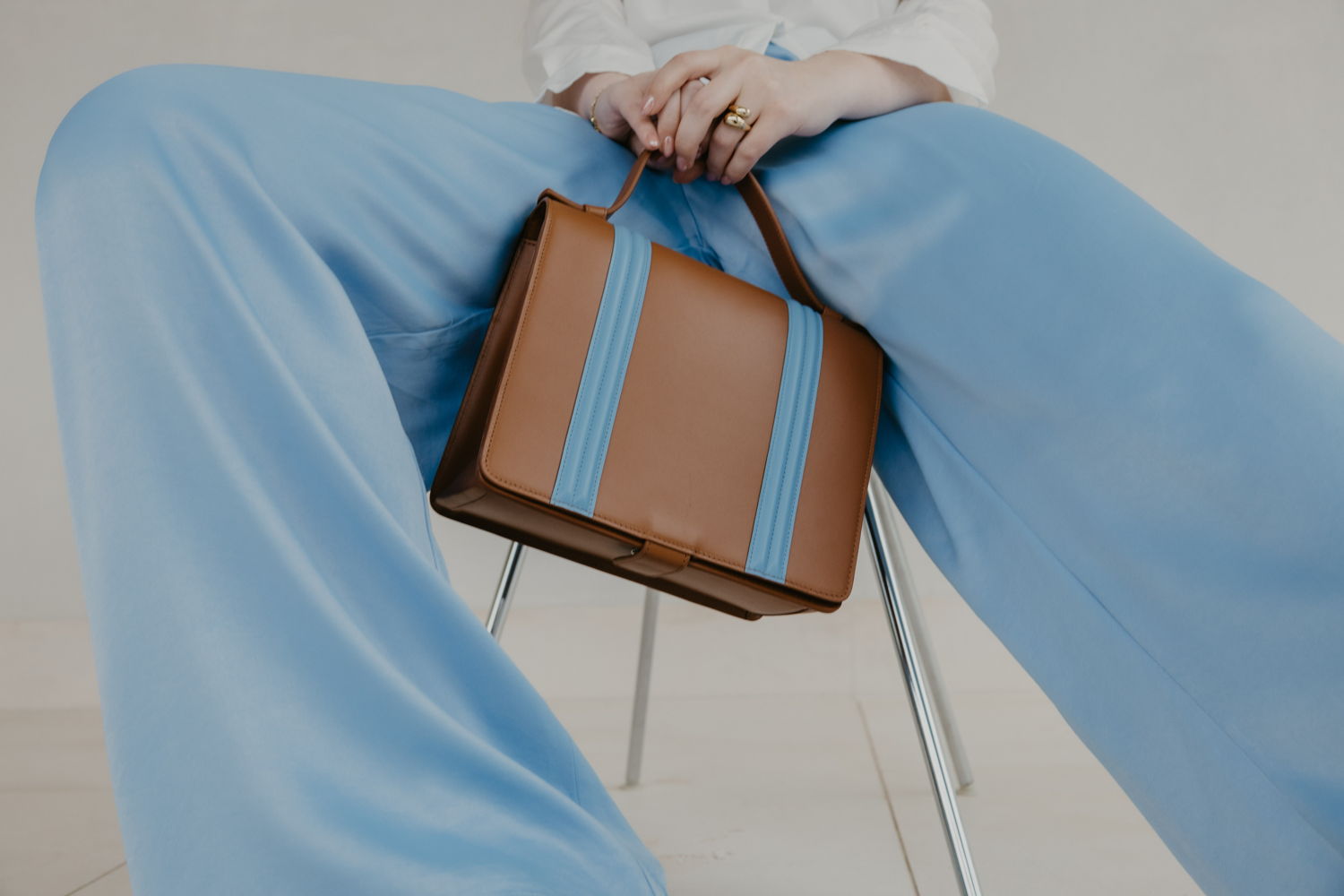 Mieke Dierckx_Doublé Cognac bleu ciel €475 (1)