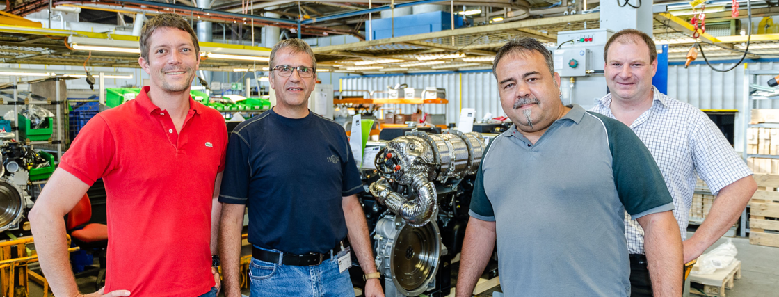 Motorenfabrik Hatz mit Weitblick – Berufsschule 1 in Deggendorf erhält innovativen Motor neuester Generation