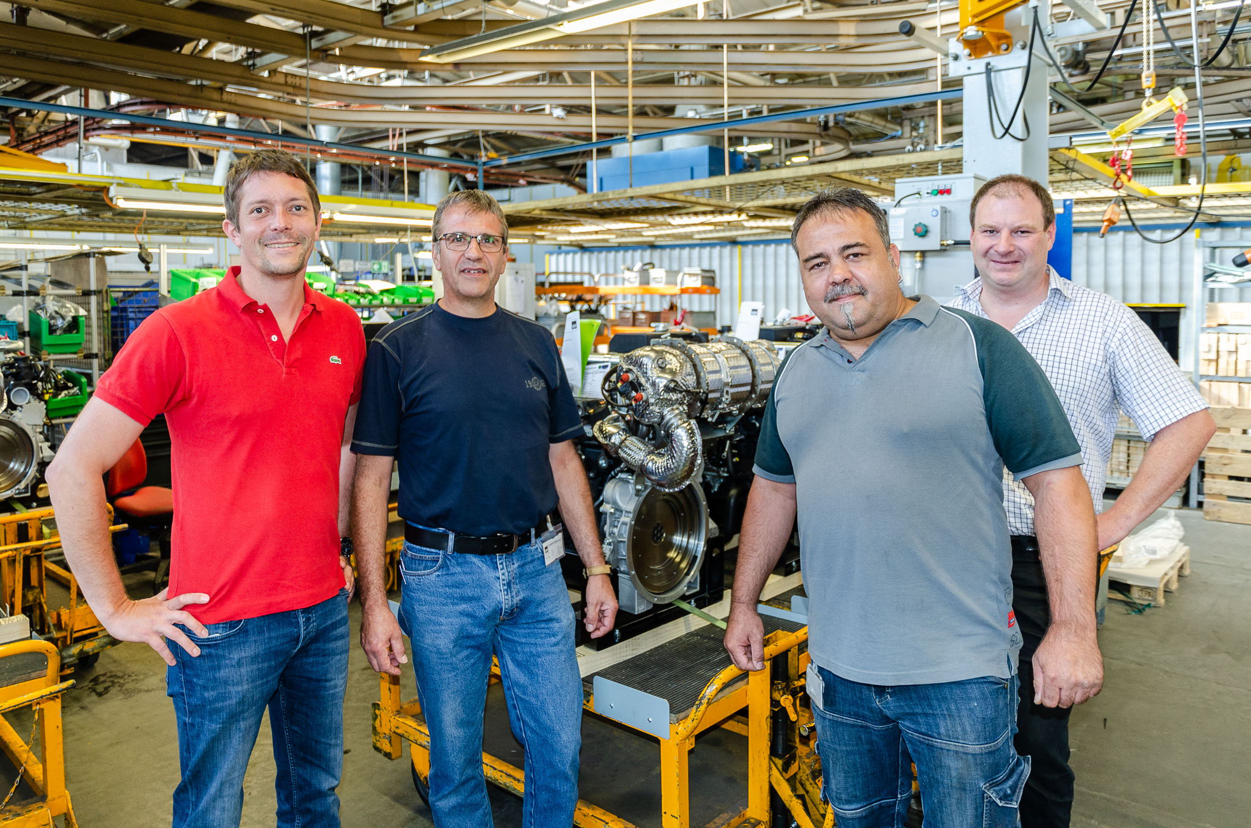 Motorenfabrik Hatz mit Weitblick – Berufsschule 1 in Deggendorf erhält innovativen Motor neuester Generation