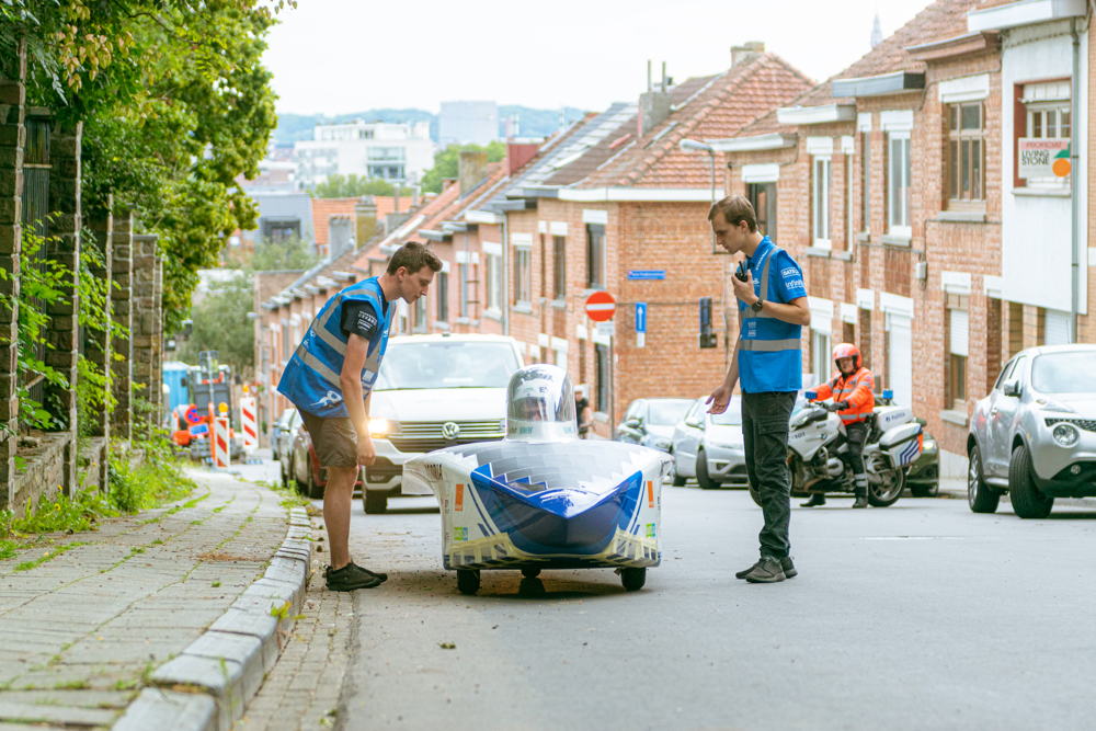 De BluePoint Atlas, de negende Belgische zonnewagen rijdt in centrum Leuven De BluePoint Atlas, de negende Belgische zonnewagen rijdt in centrum Leuven