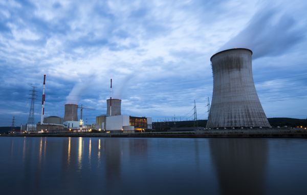 ‘Sluit niet alle kerncentrales in 2025’
