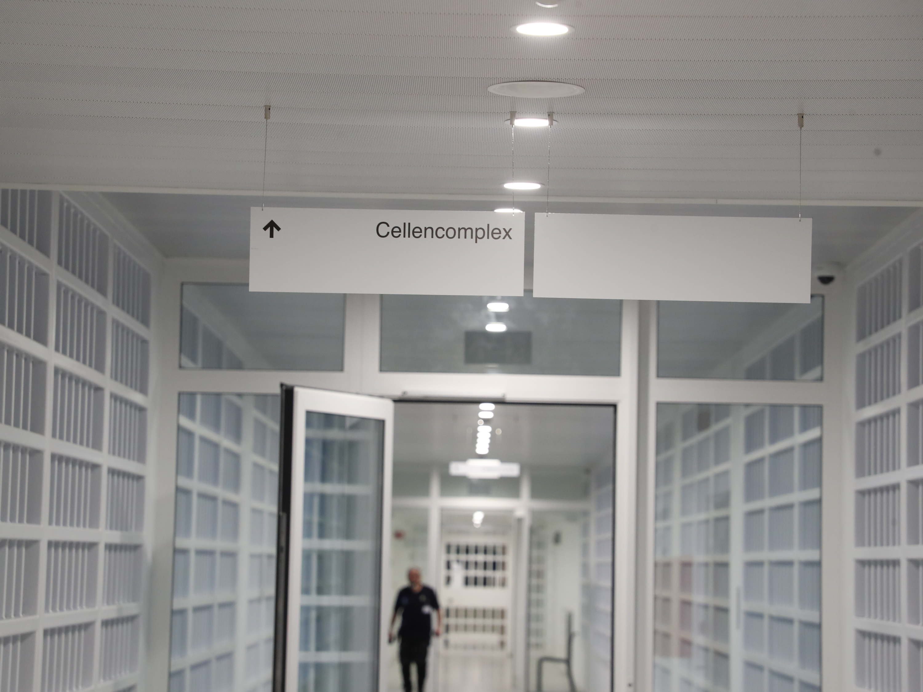 Belgian parliamentary committee approves emergency law to tackle prison overcrowding