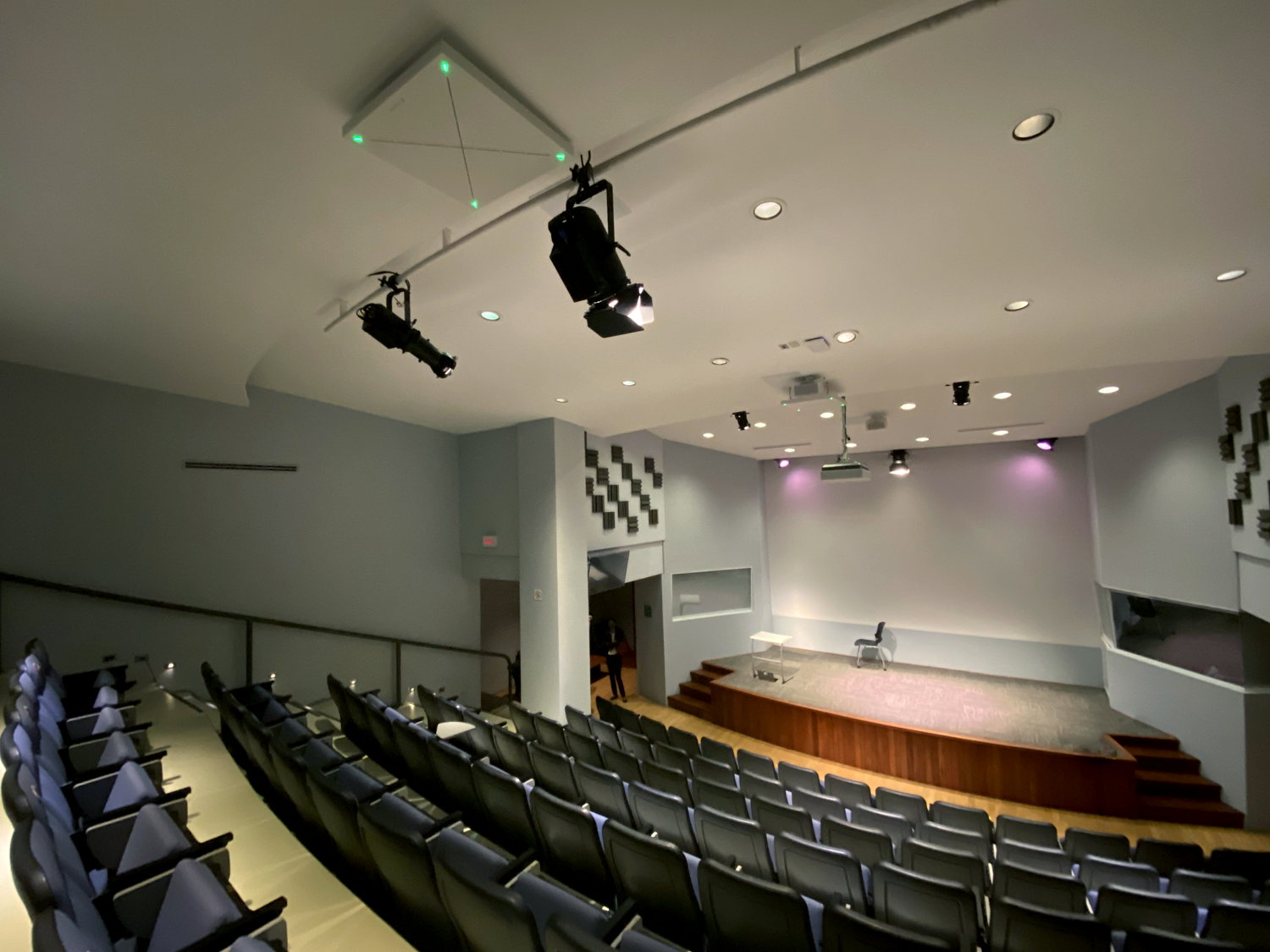With each room having its unique acoustics, UFM developed detailed scenarios for different types of rooms to ensure optimum audio pick-up