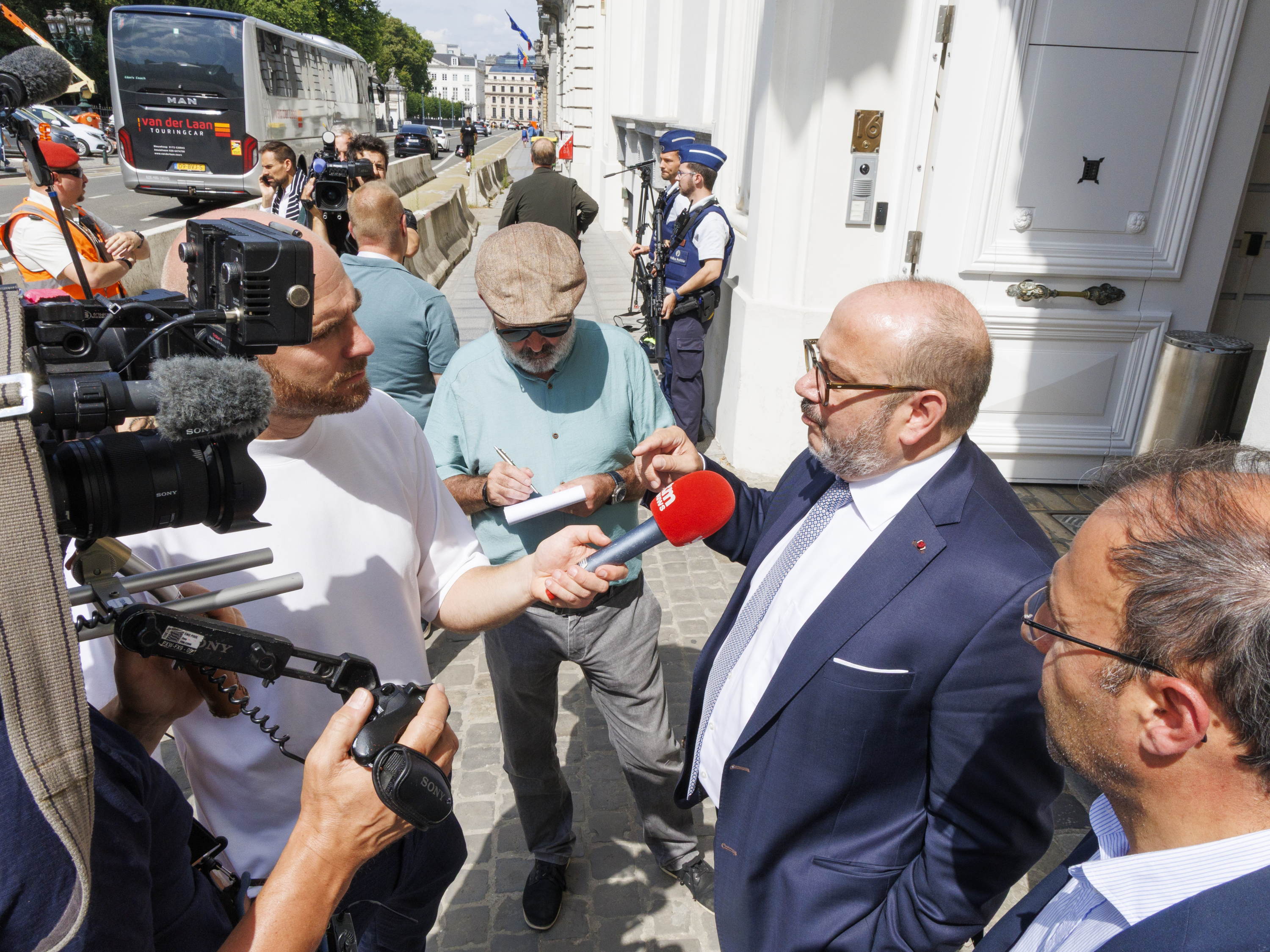 Government gives green light to merger of six Brussels police zones
