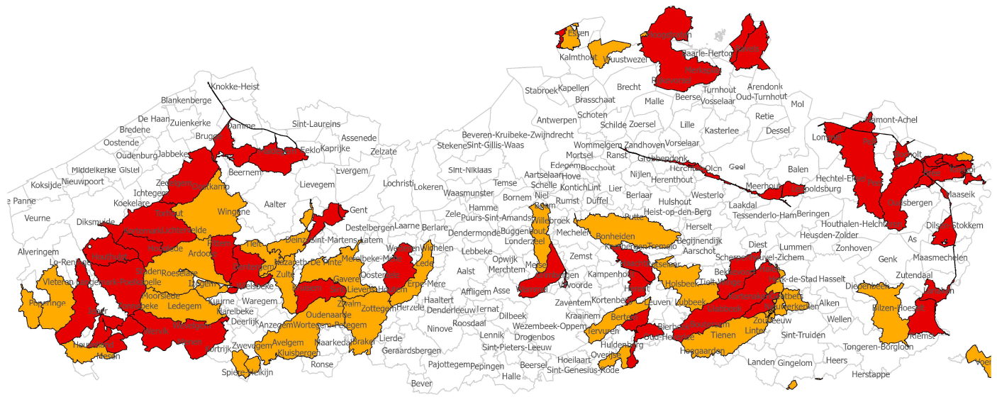 Gebieden met een slechte waterkwaliteit in Vlaanderen. Gebiedstype 2 is aangeduid in het oranje, gebiedstype 3 in rood. Voor een overzicht op perceelsniveau kunt u terecht in de app LV-AgriLens, de verzamelaanvraag of het Geoloket landbouw.