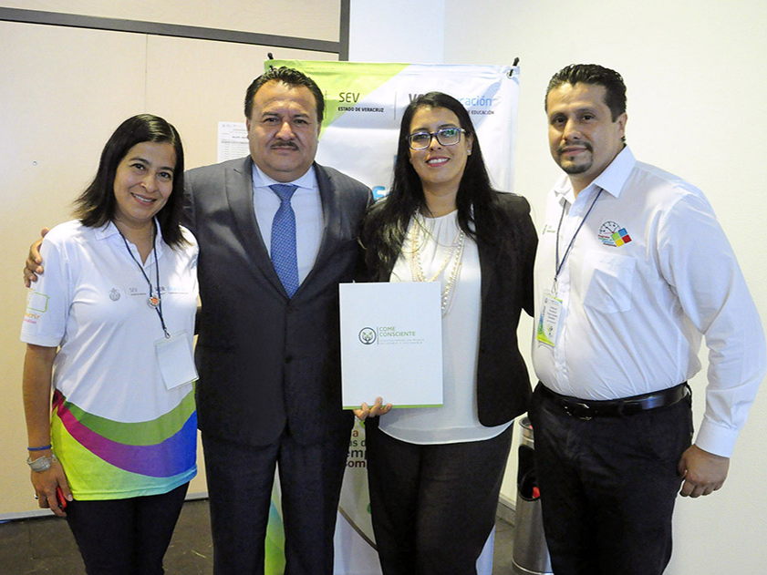 VERACRUZ SE CONVIERTE EN EL PRIMER ESTADO DE LA REPÚBLICA MEXICANA EN UNIRSE AL MOVIMIENTO INTERNACIONAL PARA PROMOVER LA ALIMENTACIÓN SALUDABLE DE NIÑOS Y ADOLESCENTES.