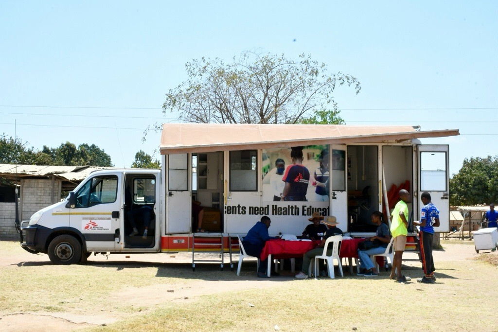 MSF carrying out an outreach activity in Epworth, Harare. Adolescents and young people are reached out by peer educators and provided with health education on sexual and reproductive health topics and mental health. Photographer: Frances Cheung | 10/10/2024 | Epworth, Harare