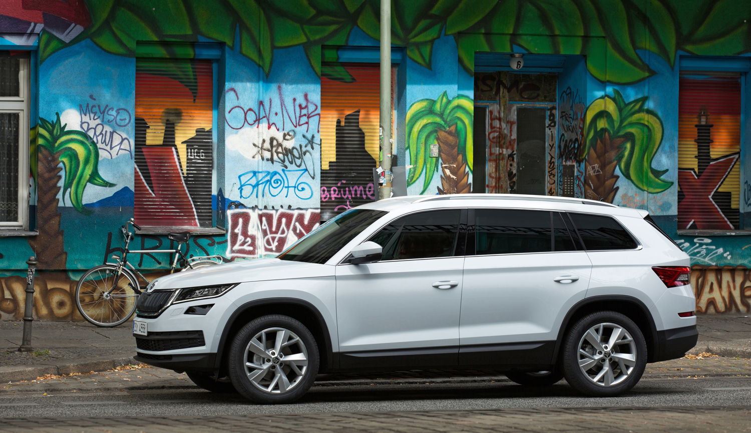 With a total of 27,100 deliveries since February, the ŠKODA KODIAQ large SUV (image) has had a successful start in the markets worldwide.