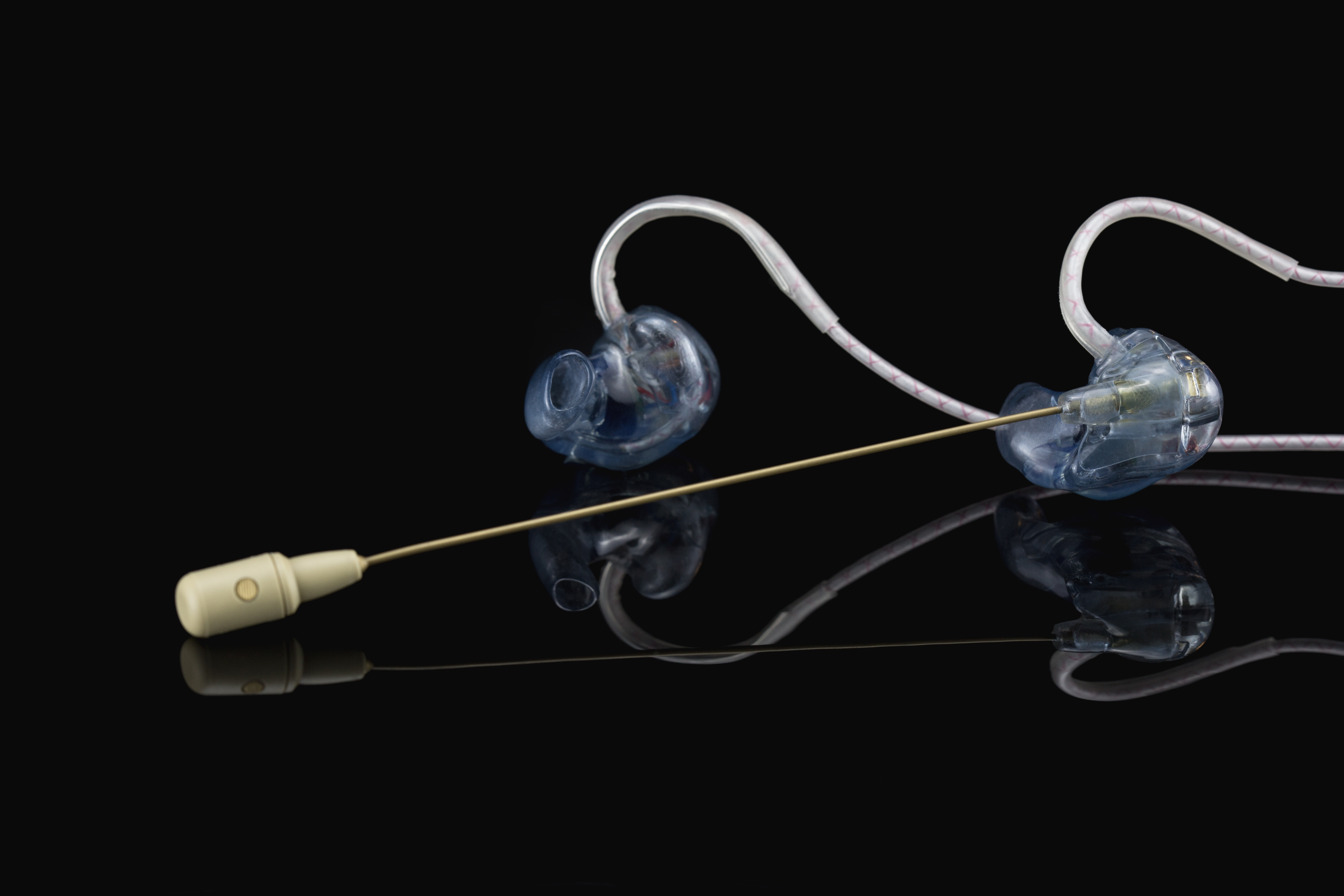 P!NK’s in-ear/headmic combo was custom-built by Sennheiser and Fischer Amps