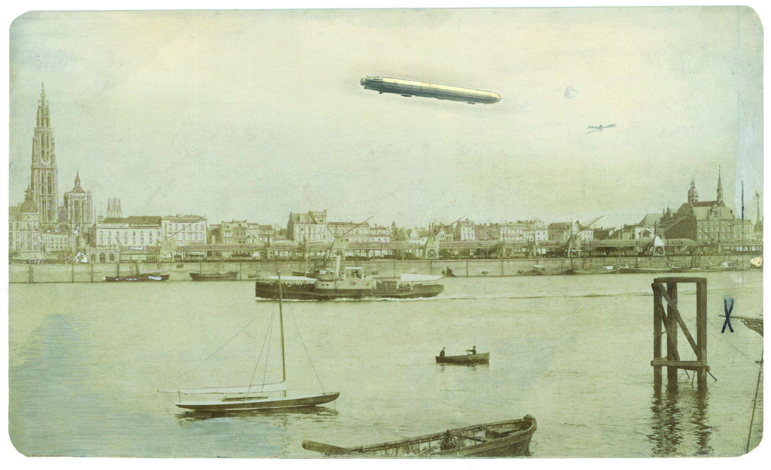 Zeppelin boven Antwerpen 24 augustus 1914