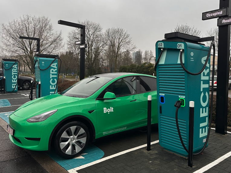 Electra et l’application de mobilité partagée Bolt signent un partenariat stratégique pour une mobilité plus durable 